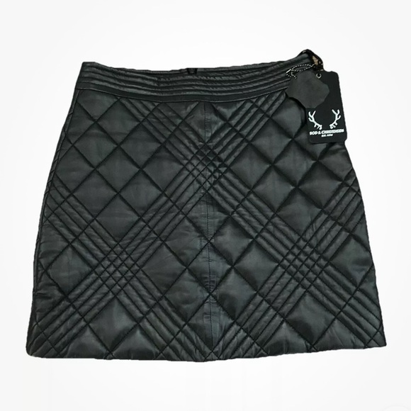 NWT BOD & CHRISTENSEN Black Leather Quilted Mini Skirt Size 4 - Picture 1 of 16